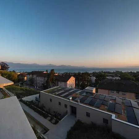 Contemporary Penthouse With Cinema And Breath-taking Lakeview Apartamento *