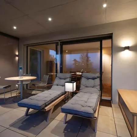 Contemporary Penthouse With Cinema And Breath-taking Lakeview