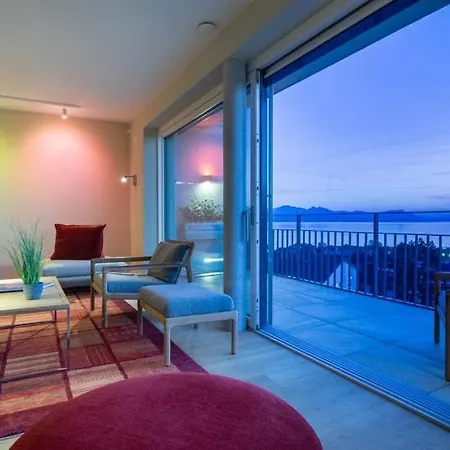 Contemporary Penthouse With Cinema And Breath-taking Lakeview * Lausana