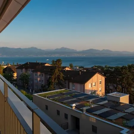 Contemporary Penthouse With Cinema And Breath-taking Lakeview Apartamento *