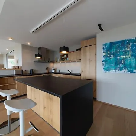 Apartamento Contemporary Penthouse With Cinema And Breath-taking Lakeview