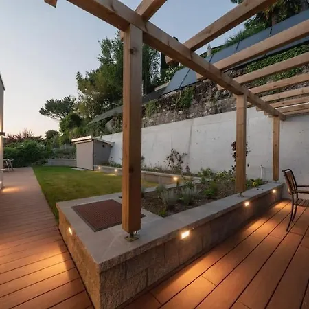 Contemporary Penthouse With Cinema And Breath-taking Lakeview *