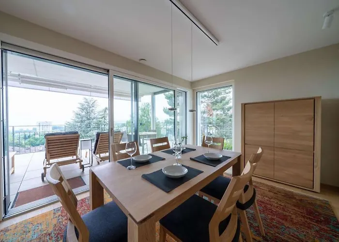 Lägenhet Contemporary Penthouse With Cinema And Breath-taking Lakeview *