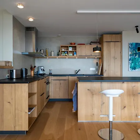 Contemporary Penthouse With Cinema And Breath-taking Lakeview 아파트 *